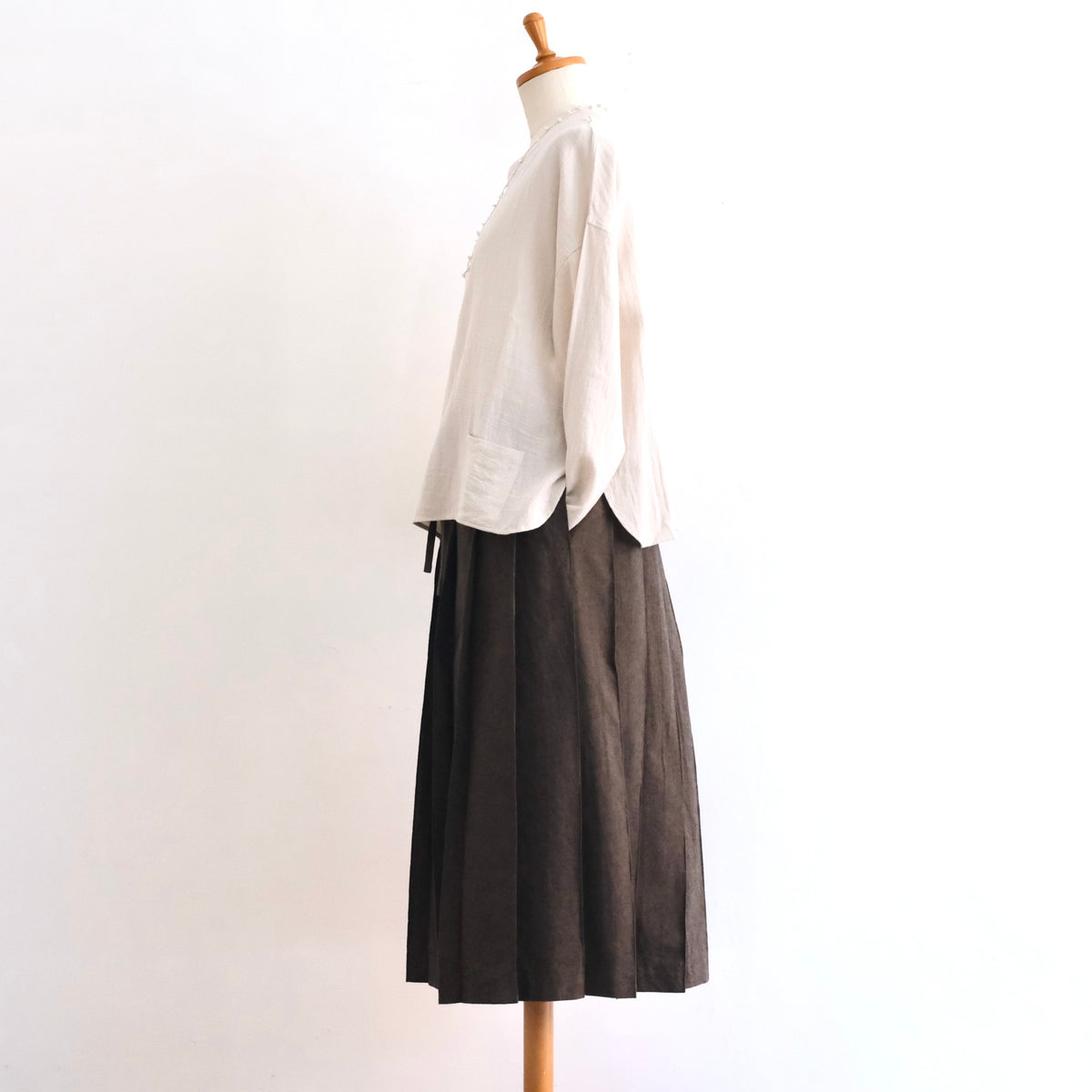 セオリー　リネンスカート　マキシ丈　プリーツ　カーキ セオリー リネンスカート マキシ丈 プリーツ カーキ - メルカリ