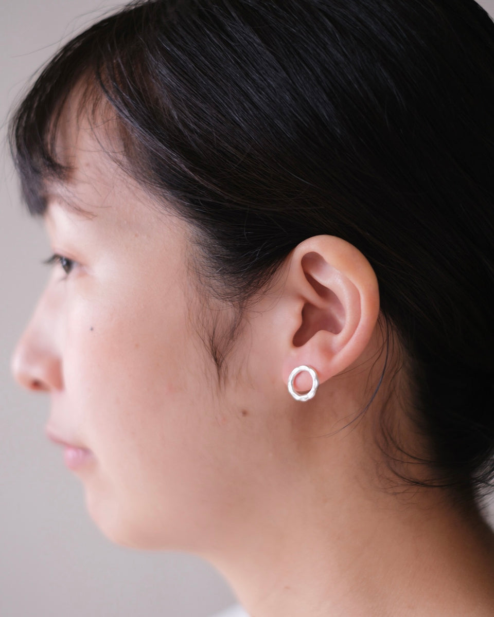 カレンシルバー ピアス（スタッド・サークル） – cholon