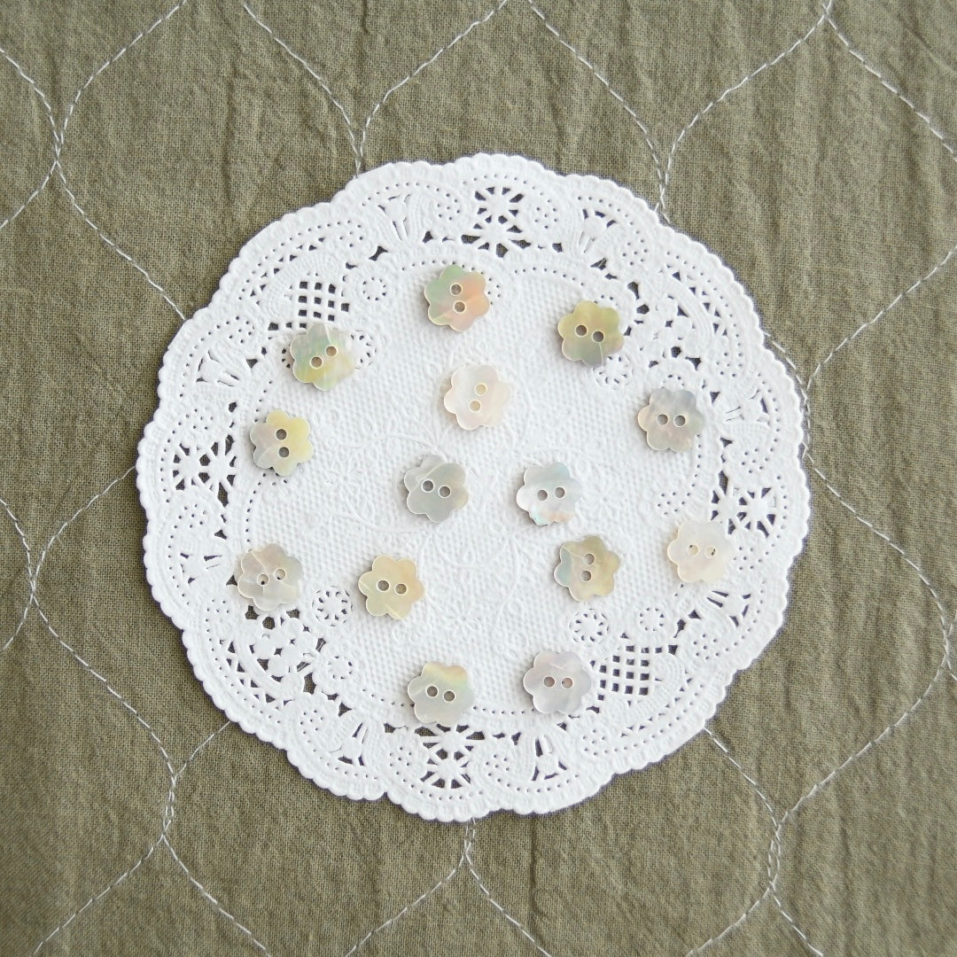 貝ボタン（花 SS・14個） – cholon