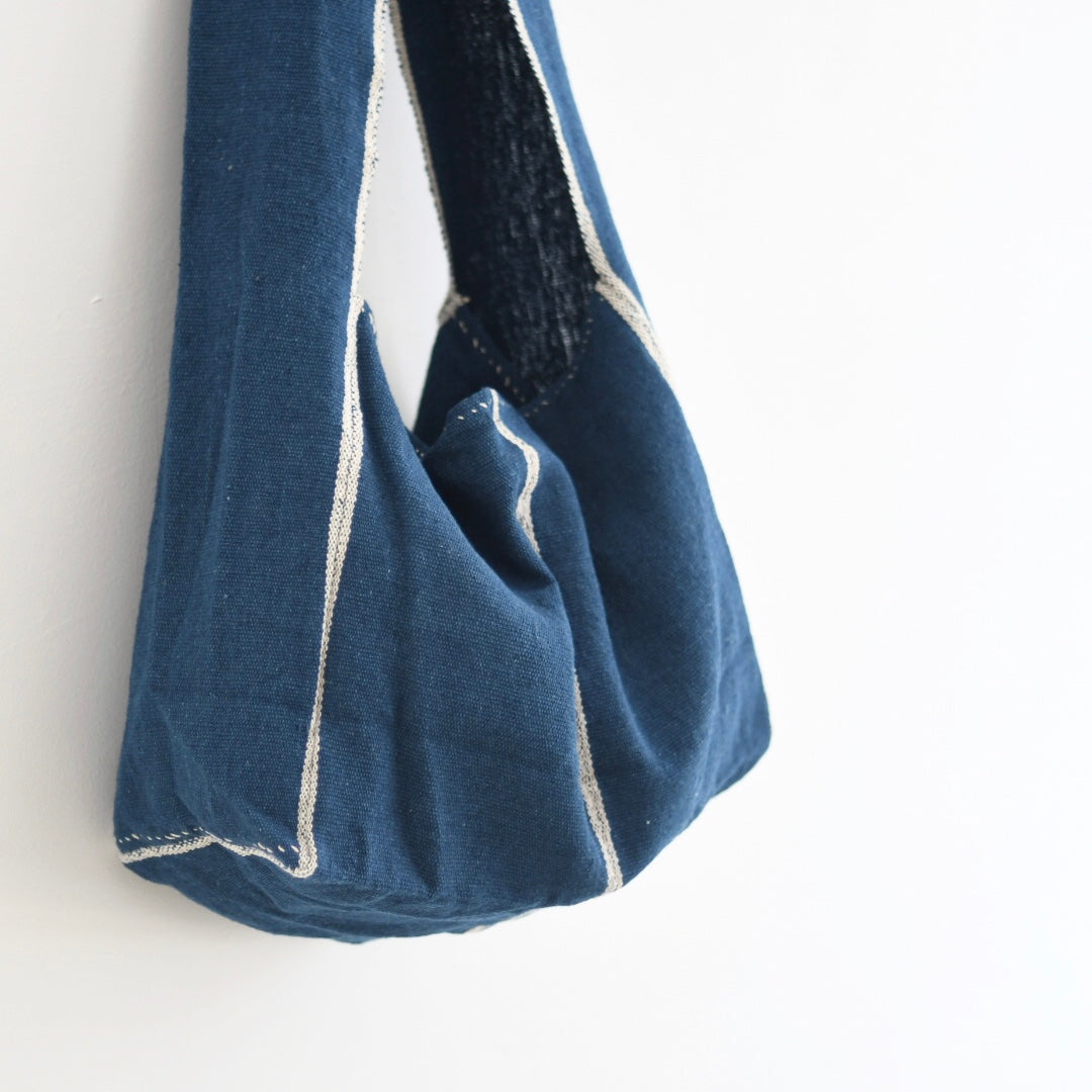 正藍染めバッグ・ショルダーバッグ (男女兼用)／手織り、正藍染め