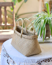 画像をギャラリービューアに読み込む, タイ クラチュー マチ付き横長かご