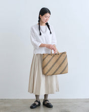 画像をギャラリービューアに読み込む, タイ クラチュー フラットかご（ライン柄）