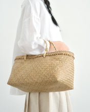 画像をギャラリービューアに読み込む, タイ クラチュー マチ付き横長かご