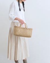 画像をギャラリービューアに読み込む, タイ クラチュー マチ付き横長かご