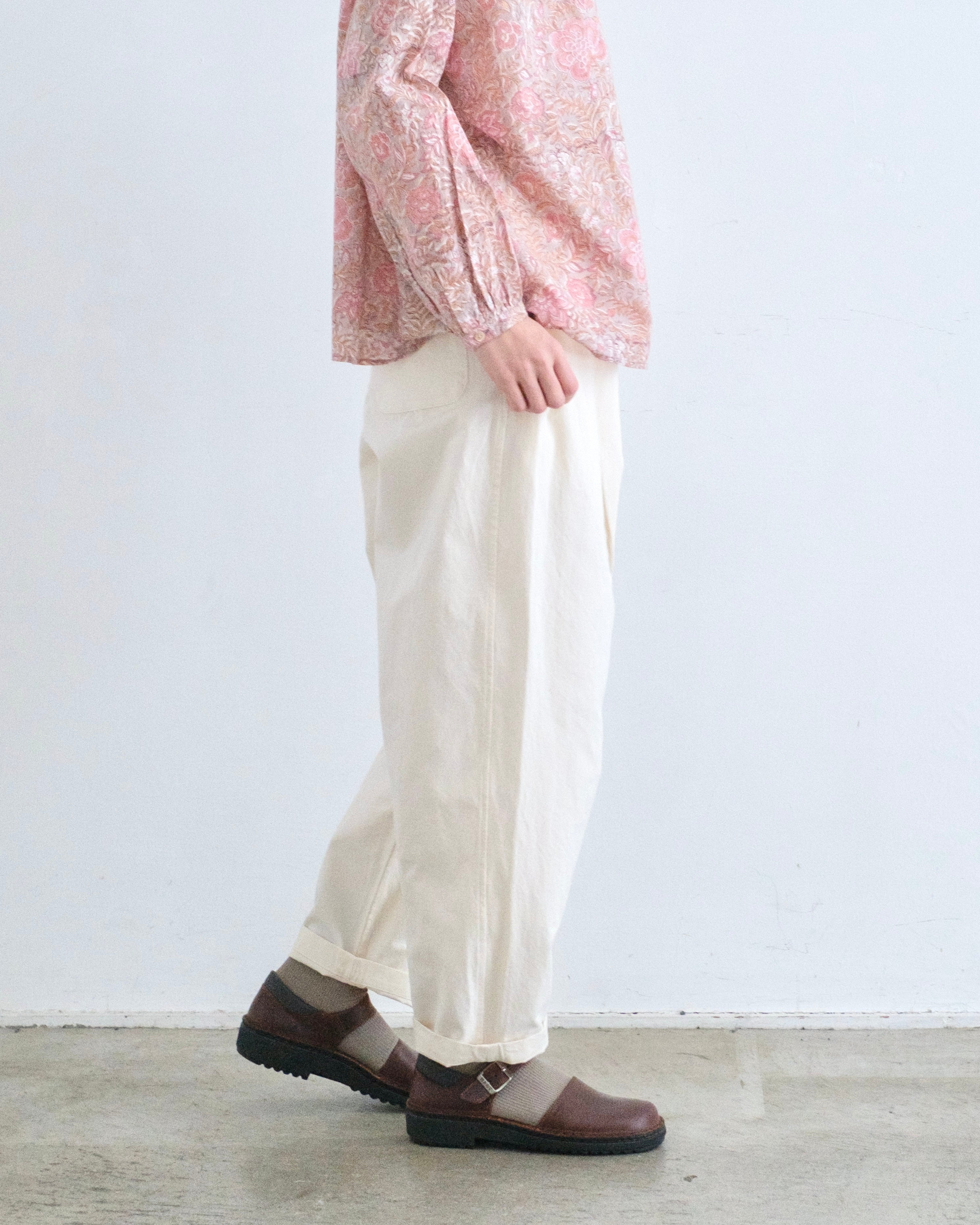 うさとの服　生成り　ワイドパンツ 天日コットン ワイドタックパンツ（生成り） – cholon