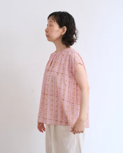画像をギャラリービューアに読み込む, ブロックプリント フレンチスリーブブラウス（c）