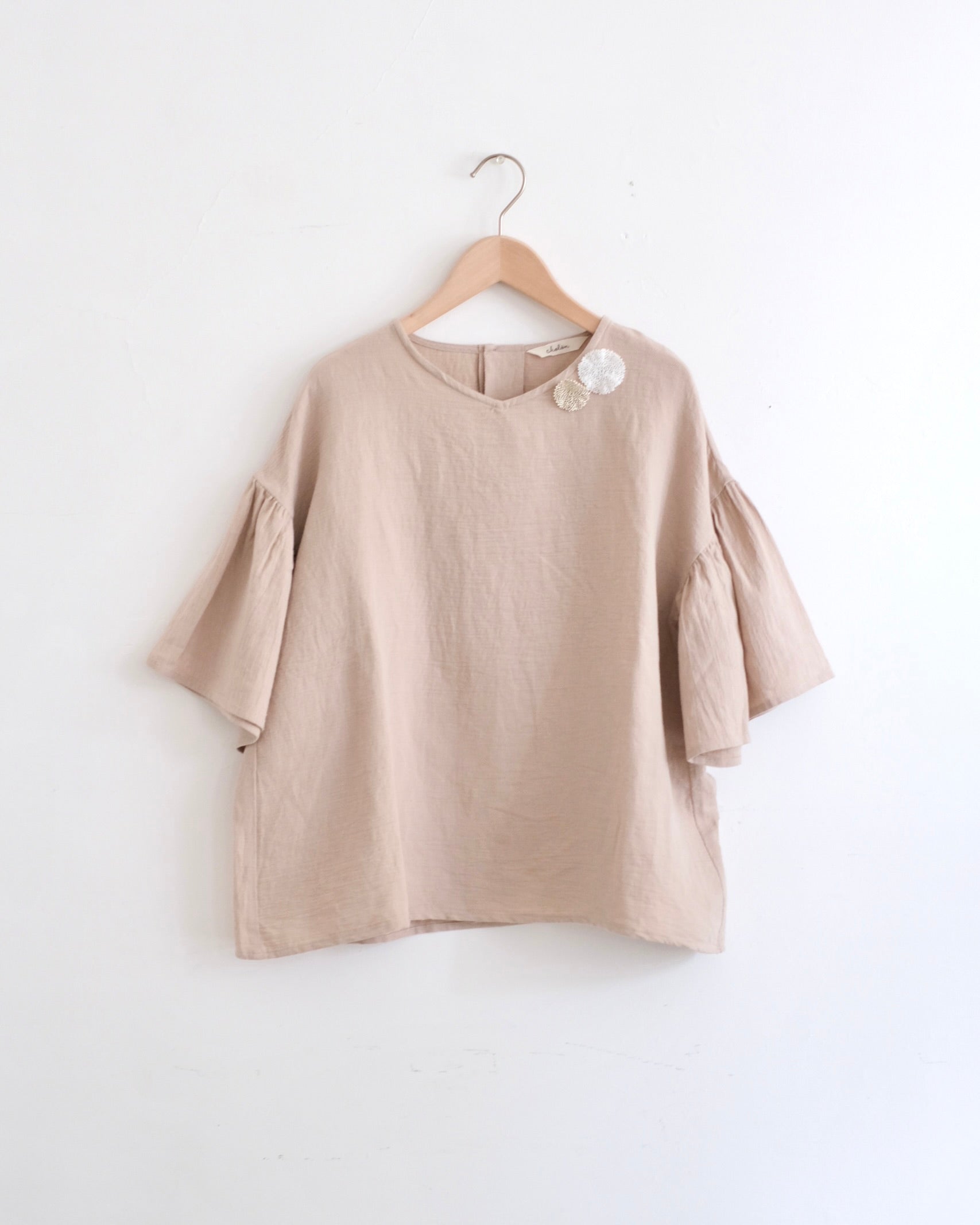 Curensology リネンギャザースリーブブラウス美品ブラック Curensology リネンギャザースリーブブラウス - メルカリ