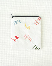 画像をギャラリービューアに読み込む, ベトナム　mot・hai・ba 刺繍ファスナーポーチ