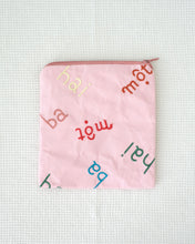 画像をギャラリービューアに読み込む, ベトナム　mot・hai・ba 刺繍ファスナーポーチ