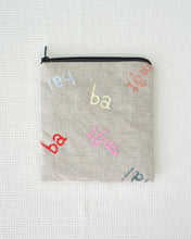 画像をギャラリービューアに読み込む, ベトナム　mot・hai・ba 刺繍ファスナーポーチ