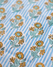画像をギャラリービューアに読み込む, ブロックプリント ハンカチ（ブルー・ストライプ＆フラワー）