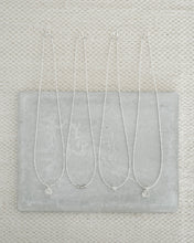 画像をギャラリービューアに読み込む, カレンシルバー ネックレス（刻印キューブビーズ、40cm／50cm）