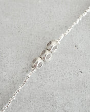 画像をギャラリービューアに読み込む, カレンシルバー ネックレス（刻印キューブビーズ、40cm／50cm）