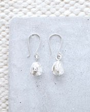 画像をギャラリービューアに読み込む, カレンシルバー フックピアス（つぼみ）