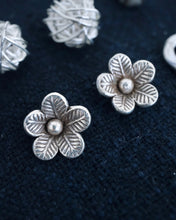 画像をギャラリービューアに読み込む, カレンシルバー スタッドピアス（ブロッサム）